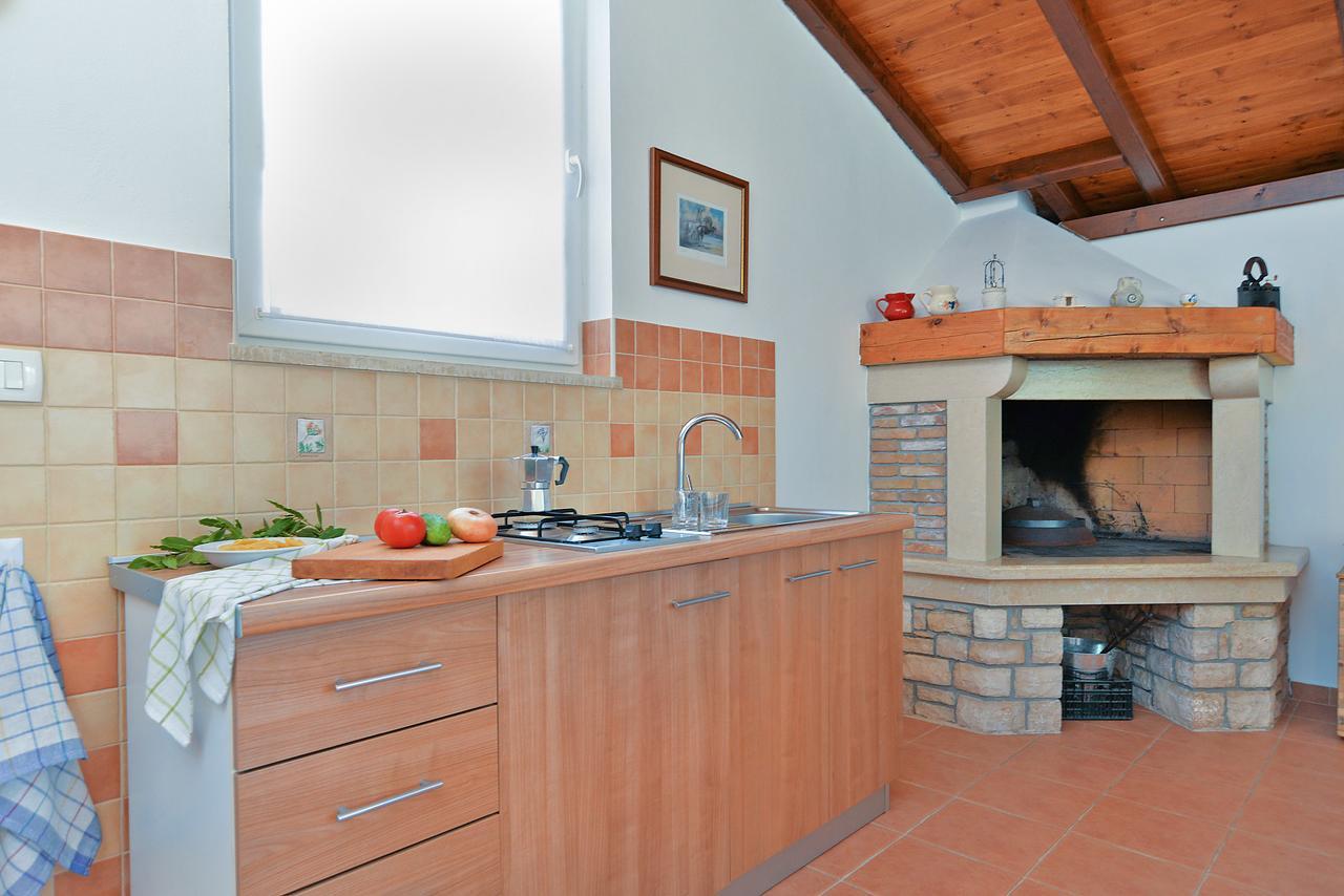 Apartments Olivera 1726 Pula Zewnętrze zdjęcie