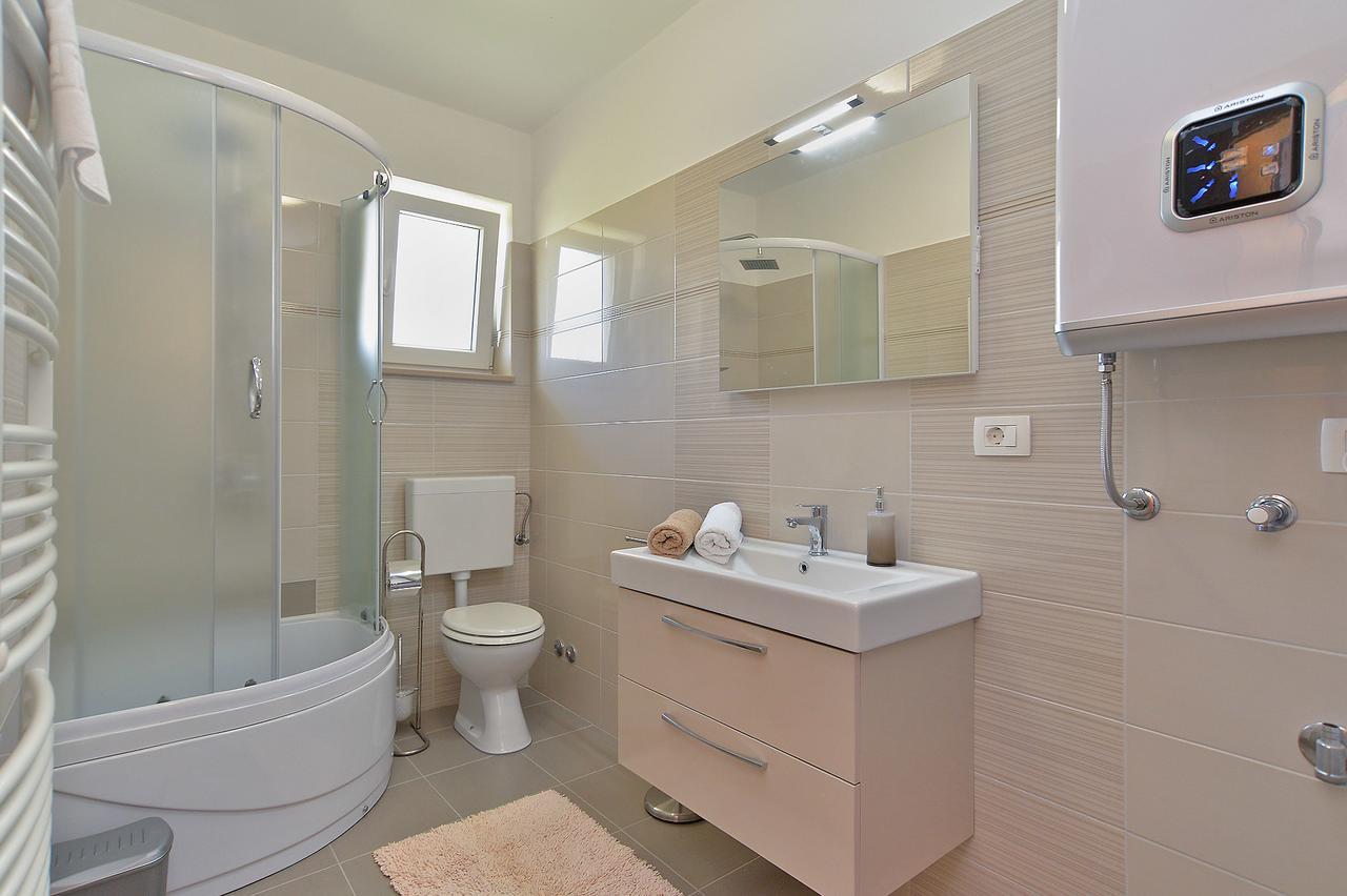 Apartments Olivera 1726 Pula Zewnętrze zdjęcie