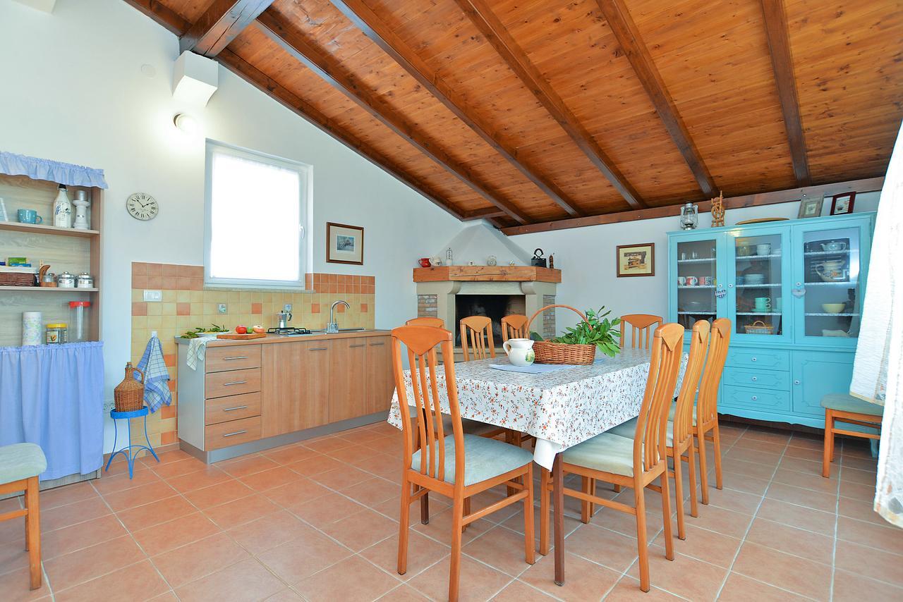 Apartments Olivera 1726 Pula Zewnętrze zdjęcie